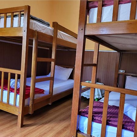 Dewi Sri Guesthouse Матарам Экстерьер фото