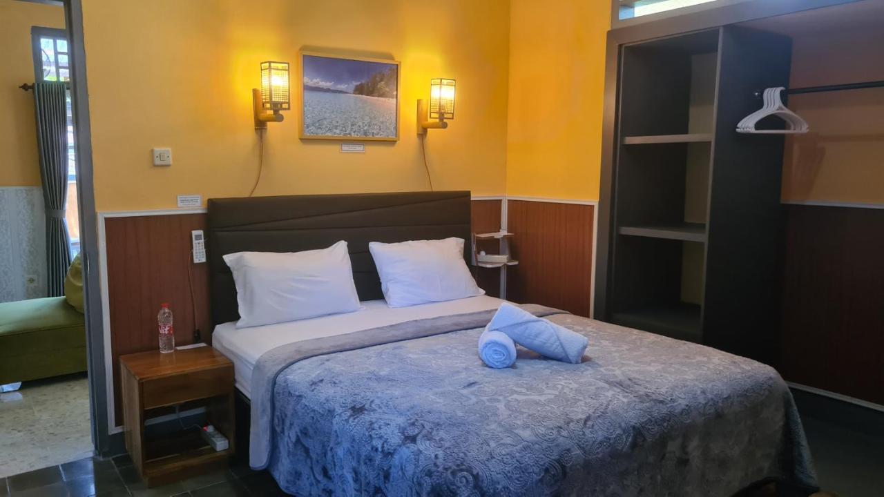 Dewi Sri Guesthouse Матарам Экстерьер фото