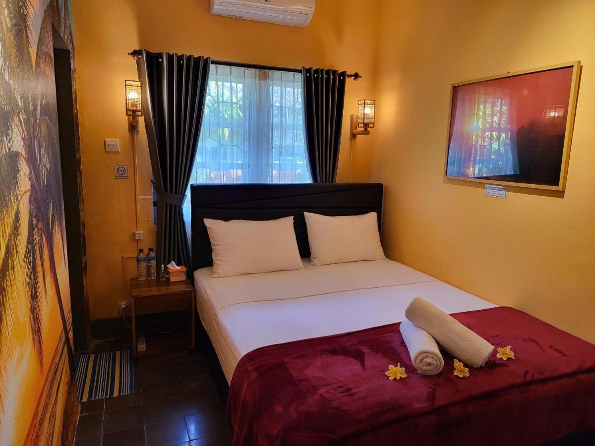 Dewi Sri Guesthouse Матарам Экстерьер фото