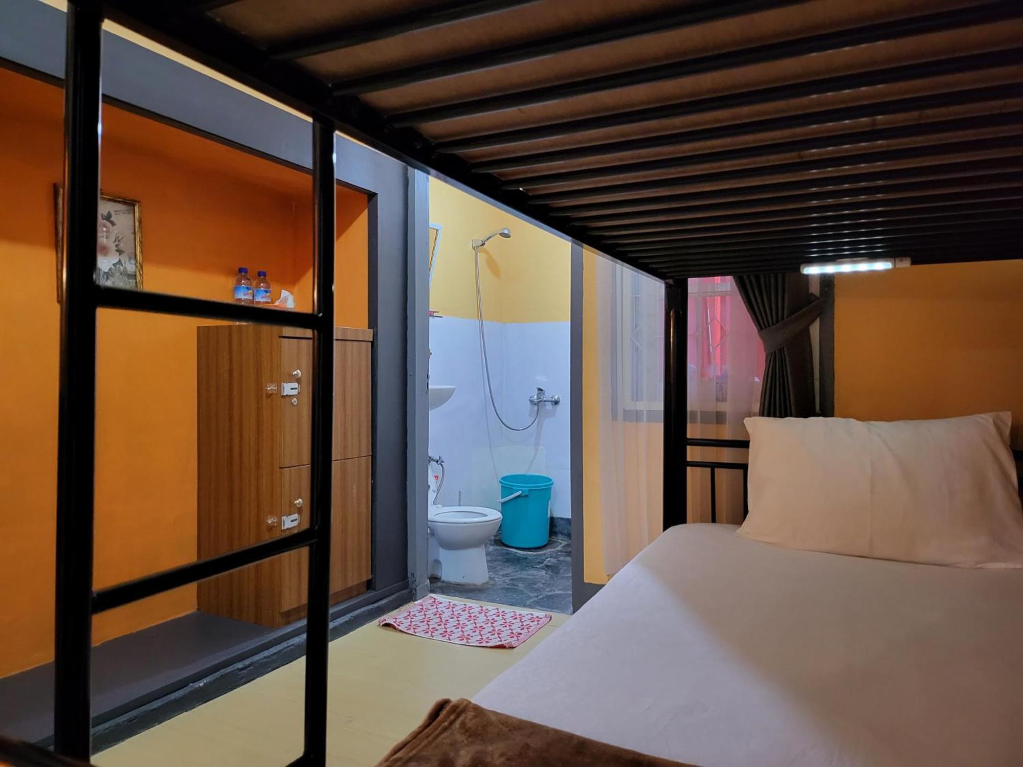 Dewi Sri Guesthouse Матарам Экстерьер фото