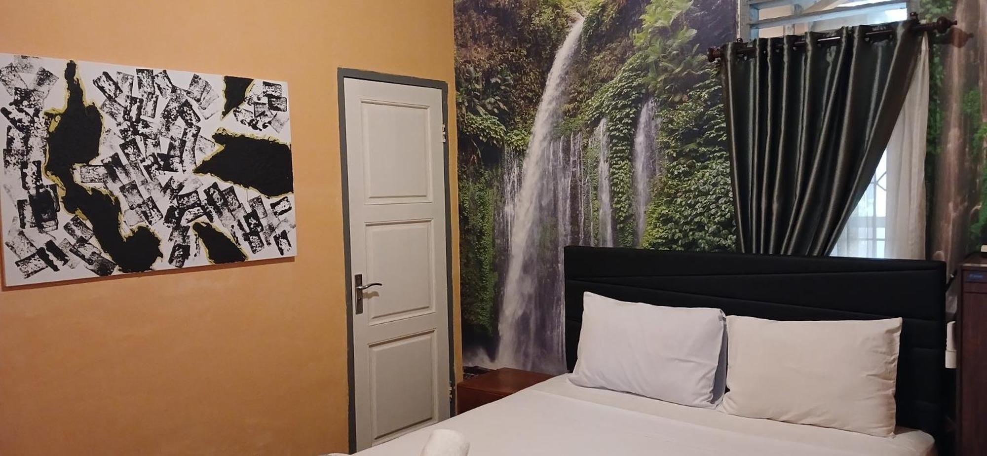 Dewi Sri Guesthouse Матарам Экстерьер фото