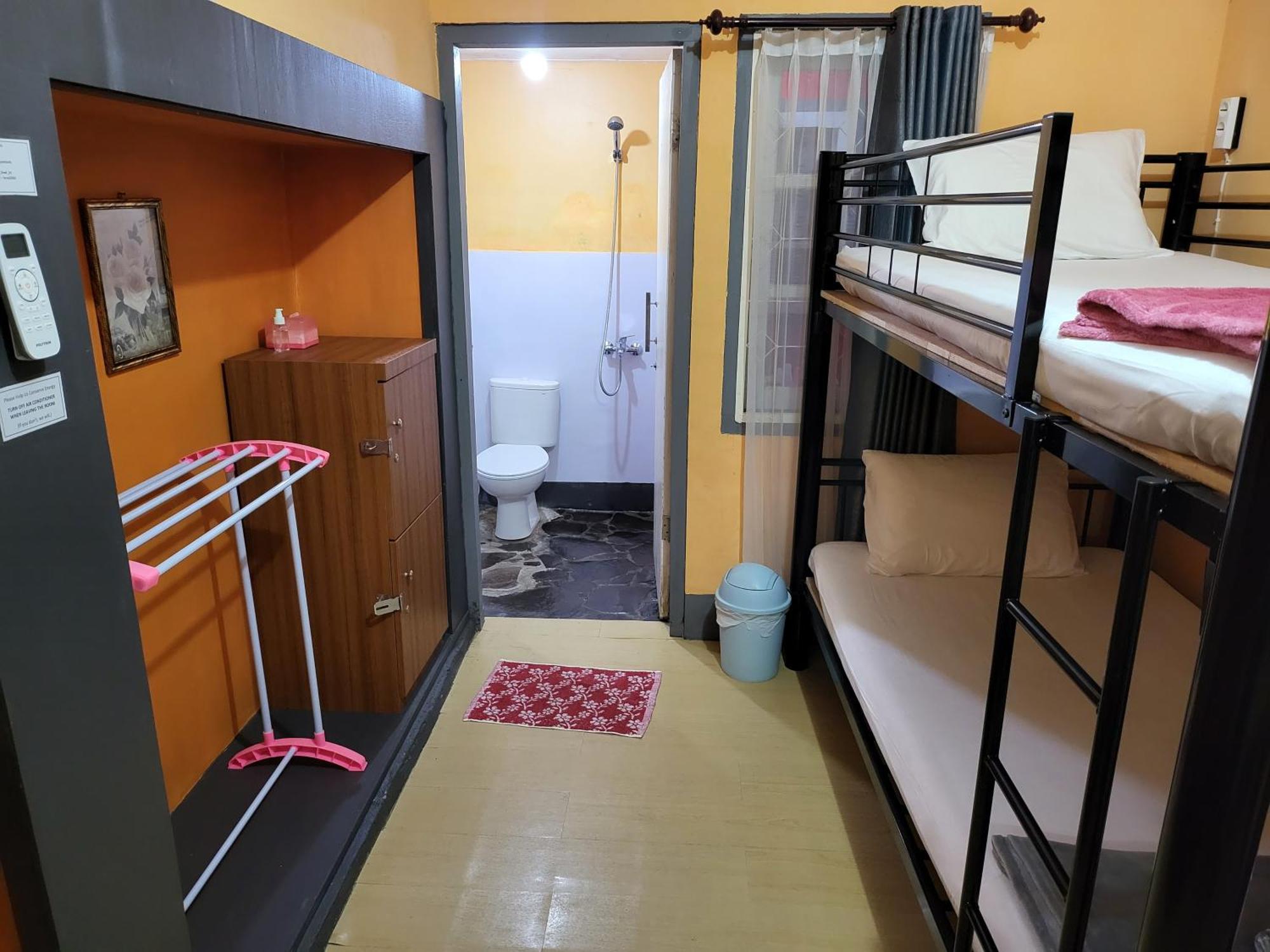 Dewi Sri Guesthouse Матарам Экстерьер фото