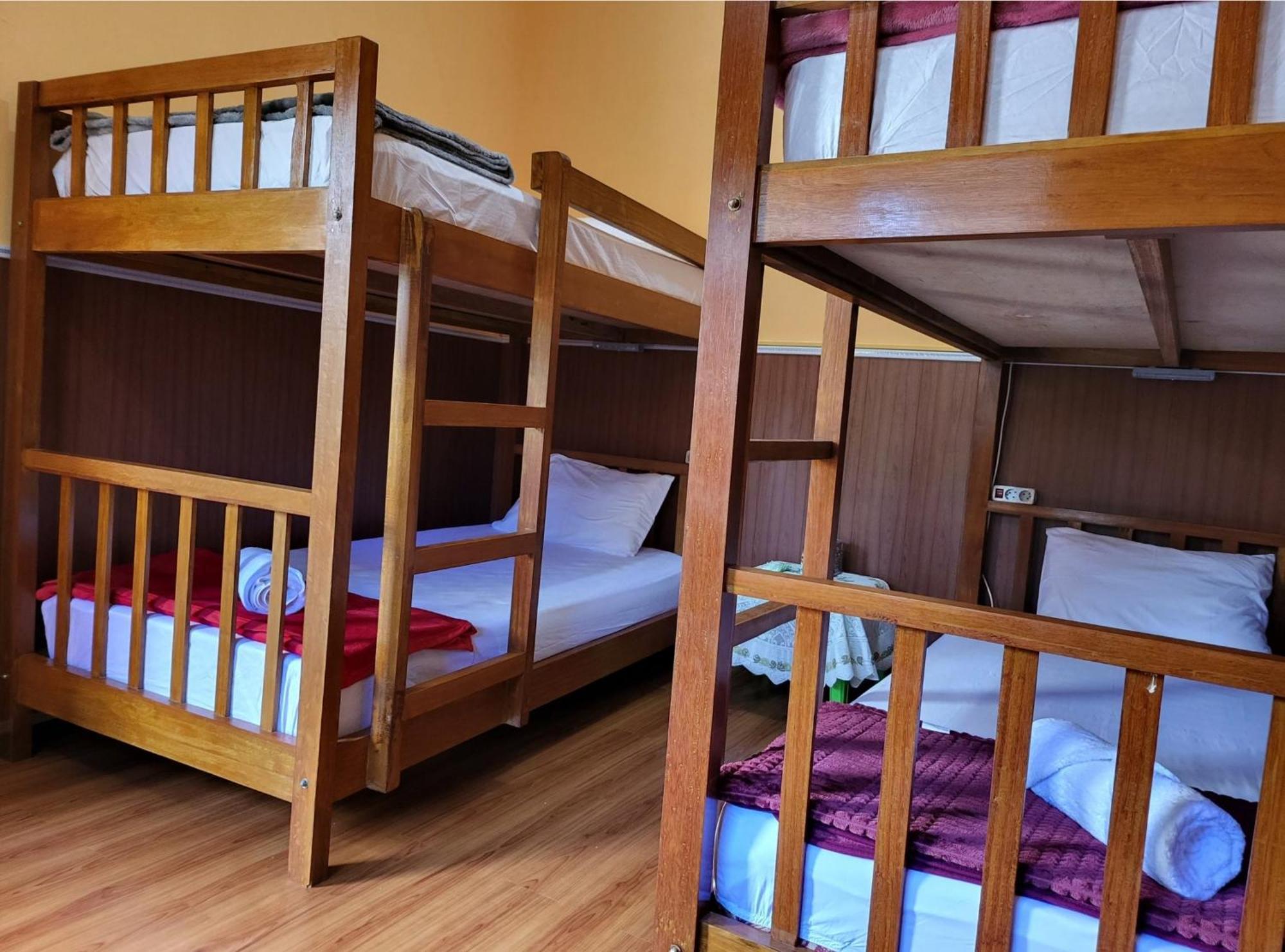 Dewi Sri Guesthouse Матарам Экстерьер фото